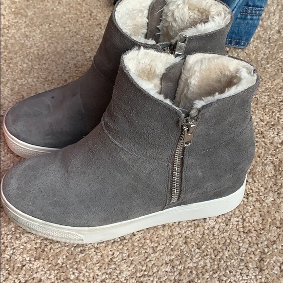 Gray hidden heels booties - Picture 3 of 7